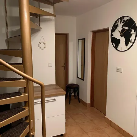بيت للعطل Ivko, Only 300m From The